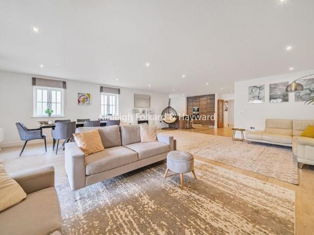 Apartment for rent in Bickley, Isle Of Man