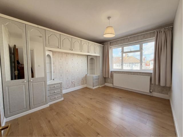 Flat for rent in London Borough of Ealing, Greater London