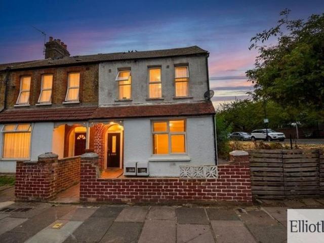 Apartment for rent in London Borough of Ealing, Greater London