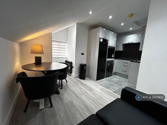 Flat for rent in London Borough of Croydon, Greater London