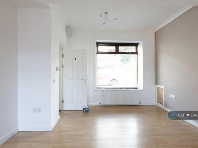 Apartment for rent in Penygraig, Wales