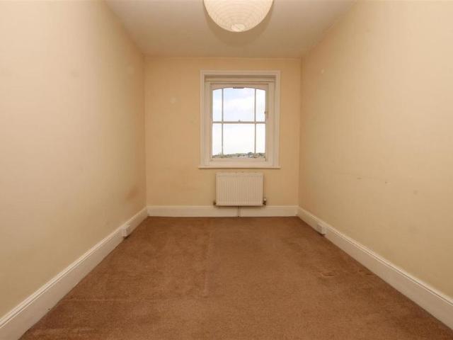 Apartment for rent in Binstead, Ryde