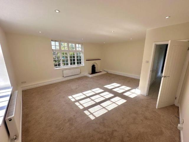 Apartment for rent in Cuckfield, Mid Sussex