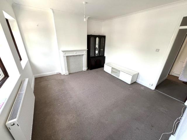 Flat for rent in Lane, Greater London