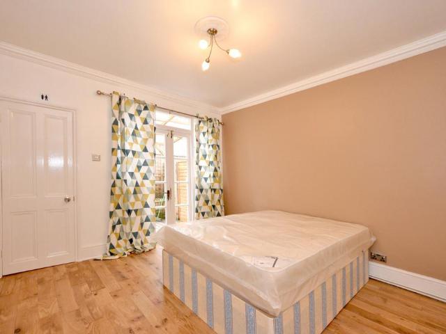 Flat for rent in Fulham, Greater London