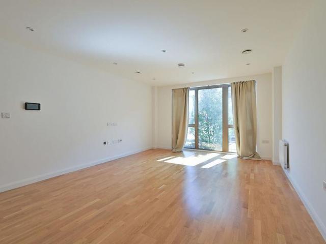 Apartment for rent in Watford Heath, North Watford
