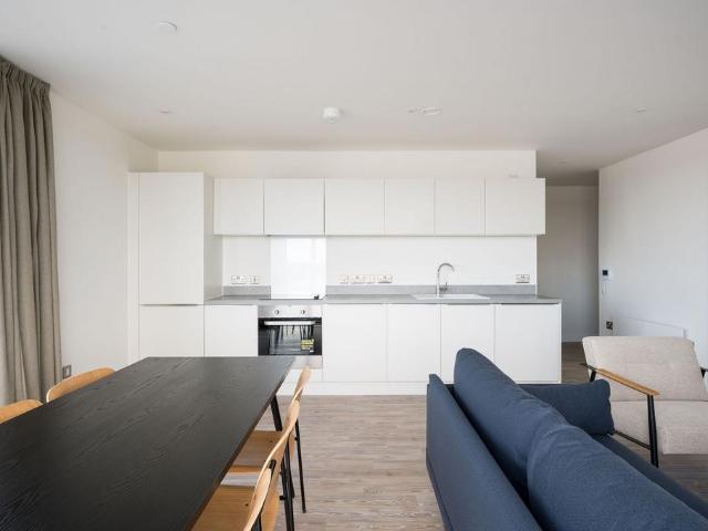 Flat for rent in Brompton, Gillingham