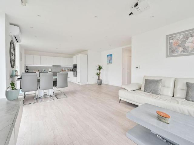 Apartment for rent in Greater London