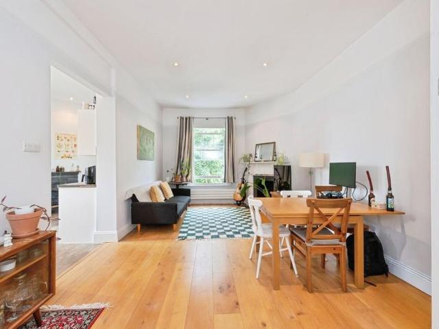 Apartment for rent in East Sheen, Greater London