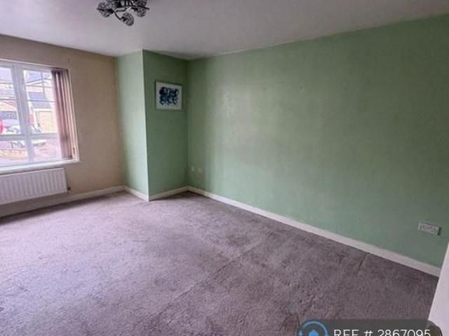 Apartment for rent in Westwood Park, West Yorkshire