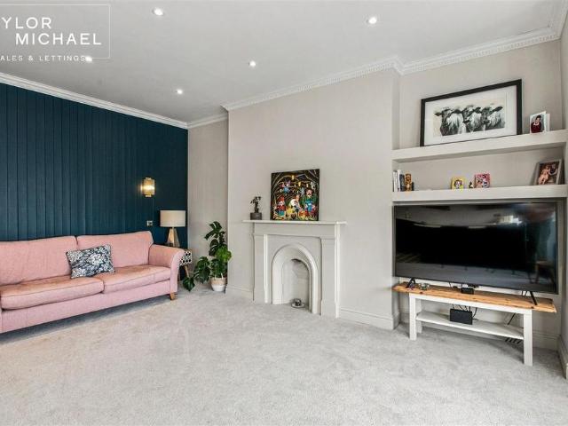 Apartment for rent in Aldrington
