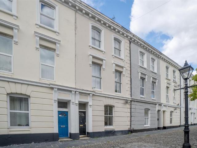 Flat for rent in Pennycomequick, Mount Wise