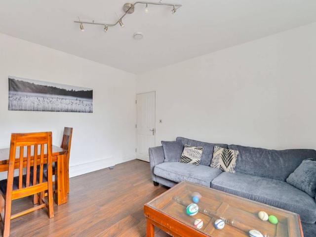 Flat for rent in Oval, Isle Of Man