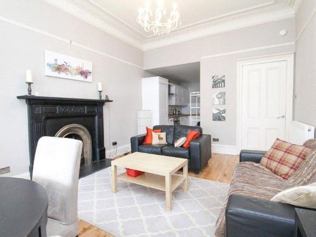 Apartment for rent in Dowanhill, Scotland