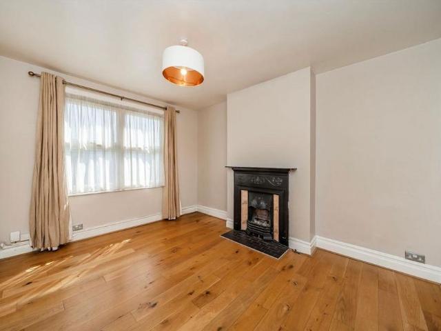 Apartment for rent in London Borough of Merton, Greater London
