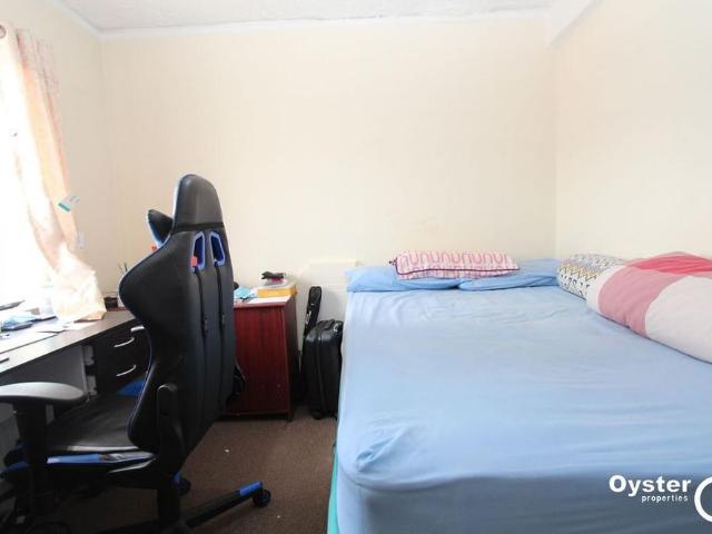 Apartment for rent in Little Stanmore, Greater London