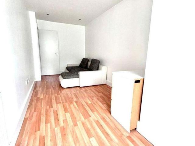 Apartment for rent in Ringlestone, Midway