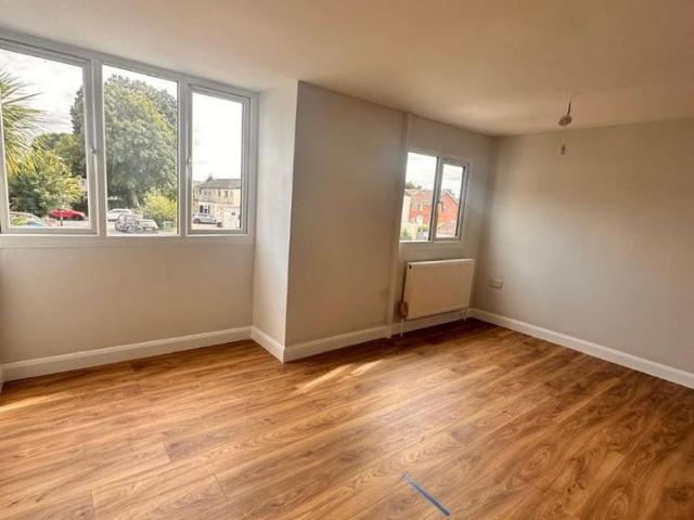 Apartment for rent in Lane, Greater London