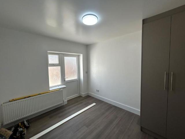 Apartment for rent in London Borough of Ealing, Hanwell