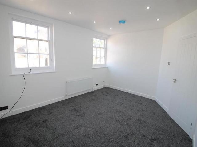 Apartment for rent in High Wycombe Community Board, High Wycombe