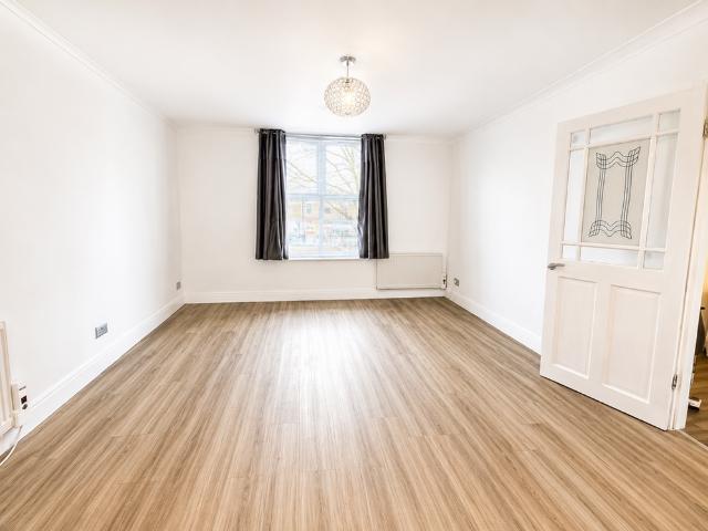 Apartment for rent in Purston Jaglin, West Yorkshire