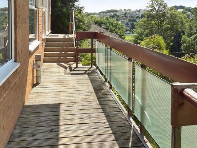 Flat for rent in Newton, Wales