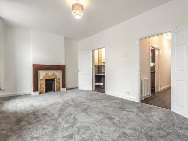 Apartment for rent in Daws Hill, Cressex