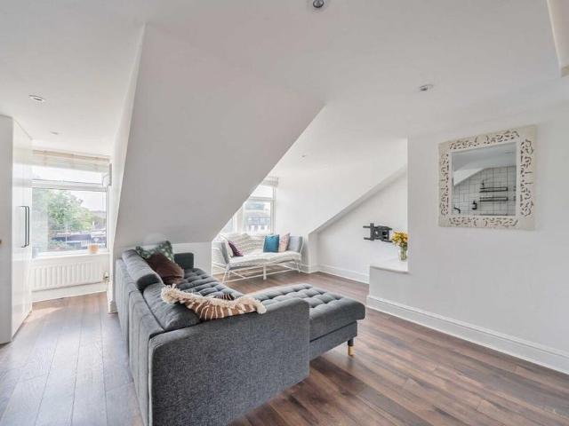 Apartment for rent in Streatham Hill, Greater London