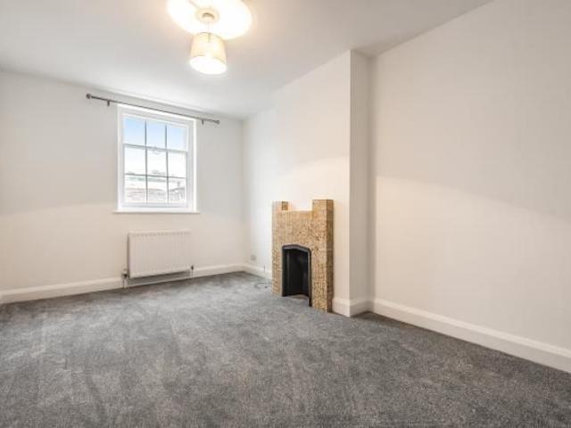 Apartment for rent in Daws Hill, Cressex