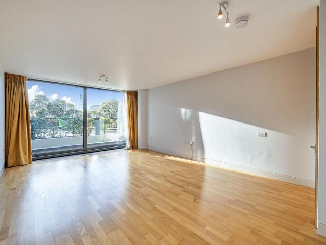 Flat for rent in South Lambeth, Isle Of Man