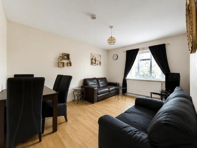 Apartment for rent in Whitton, Greater London
