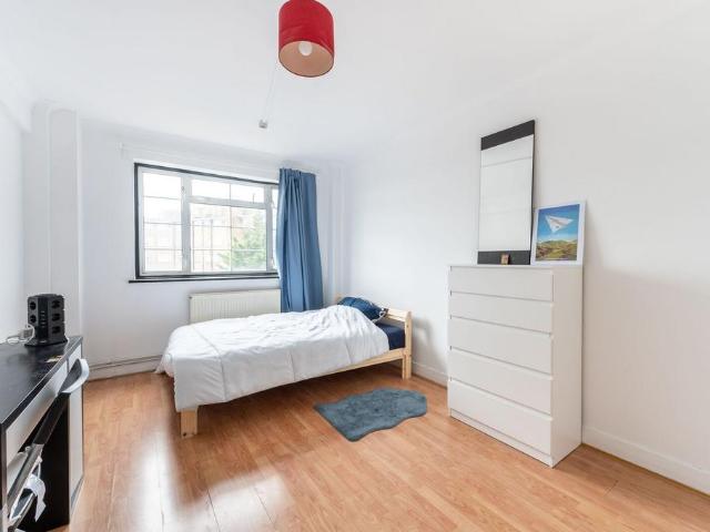 Flat for rent in Cricklewood, Greater London