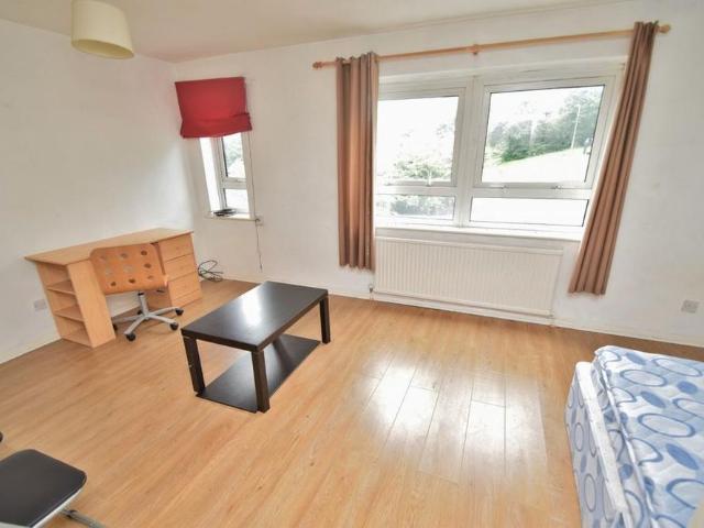 Apartment for rent in The Close, Hampshire