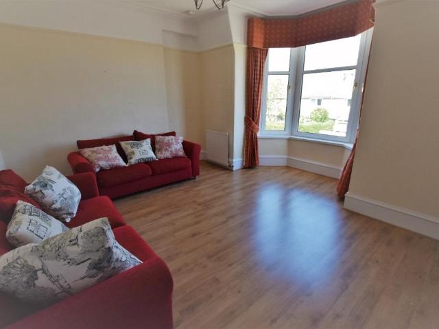 Flat for rent in Ashgrove, Ballindoch