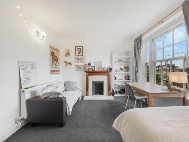 Flat for rent in St. John's Wood, Greater London