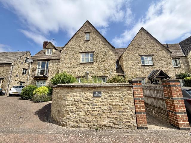 Flat for rent in Black Bourton, Oxfordshire