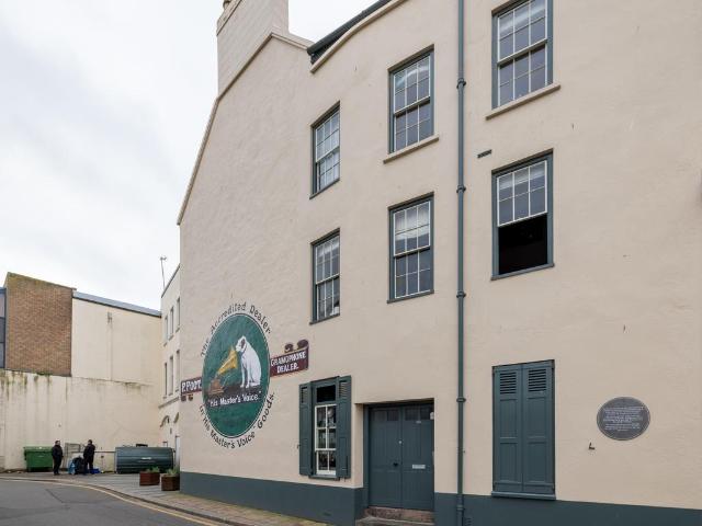 Flat for rent in St Helier, Greater London