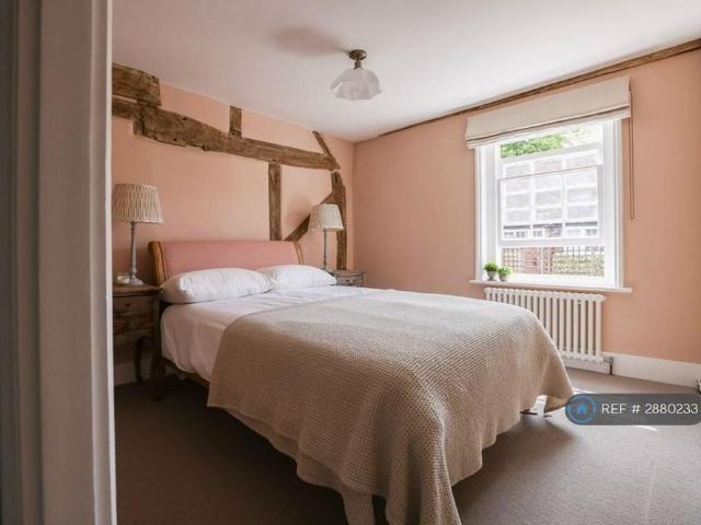 Apartment for rent in Hatching Green, Five Acres