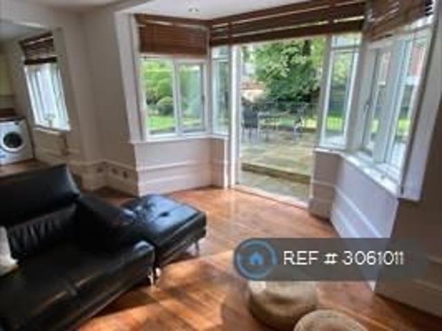 Apartment for rent in Mossley Hill, Liverpool