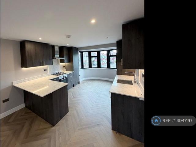 Flat for rent in Dollis Hill, Greater London