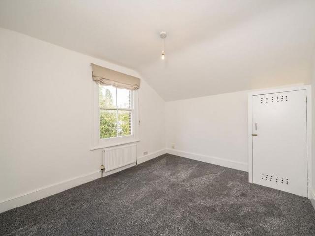 Apartment for rent in Manor Park, Greater London