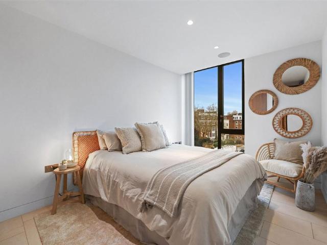 Flat for rent in Chalk Farm, Greater London
