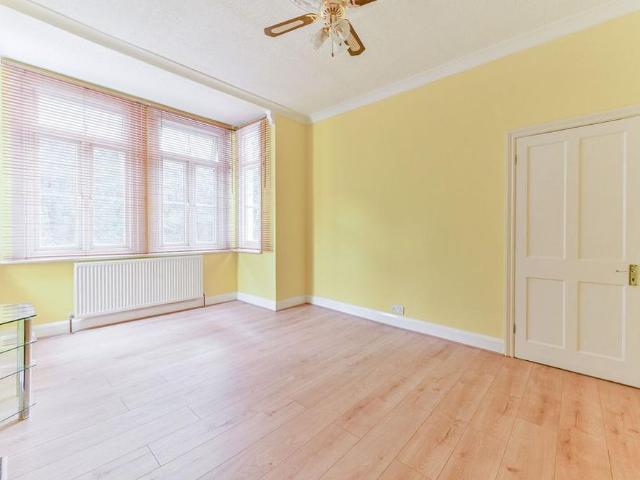 Apartment for rent in London Borough of Croydon, Thornton Heath