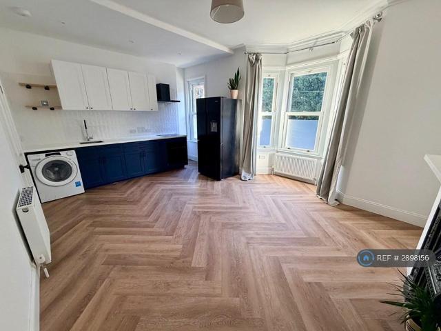 Flat for rent in Dulcote, Isle Of Man