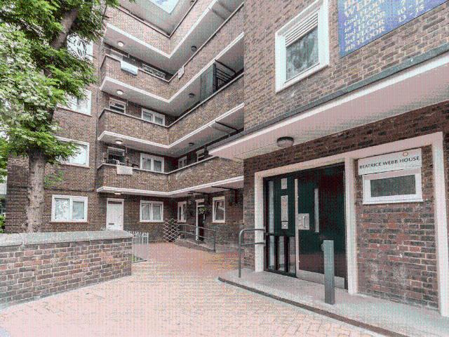 Flat for rent in Mile End, Greater London
