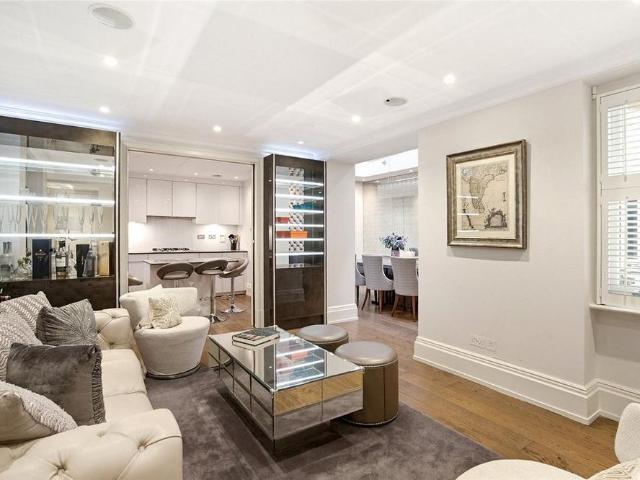 Apartment for rent in Upton Park, Greater London
