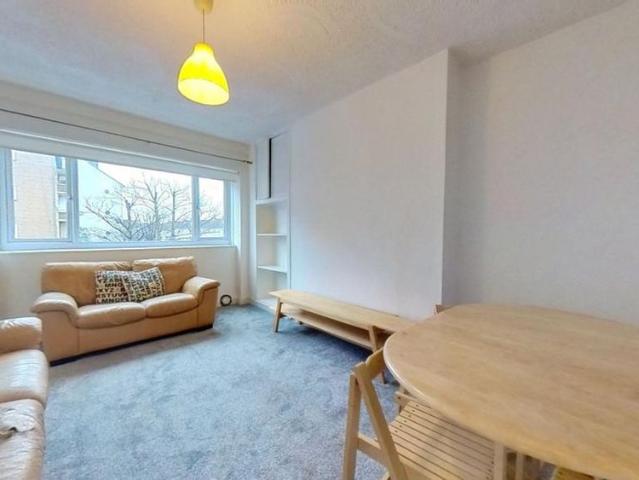 Apartment for rent in Broomhill, Scotland