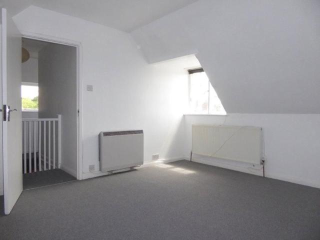 Apartment for rent in Walton On The Hill, Red Hill