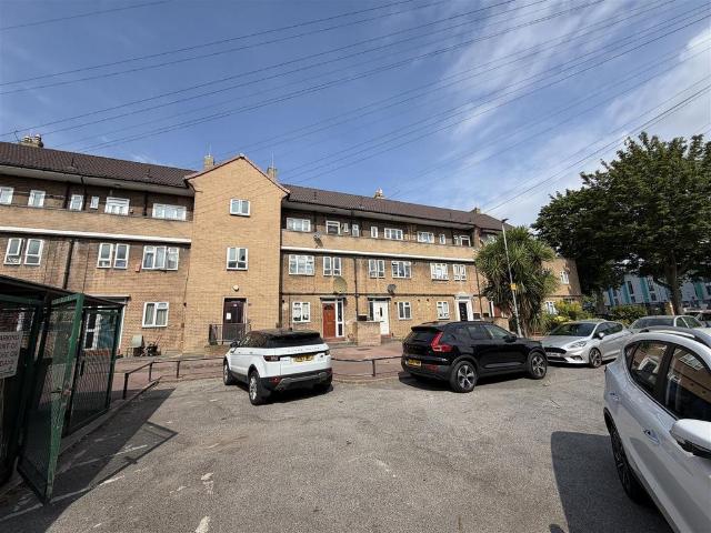 Flat for rent in Greater London