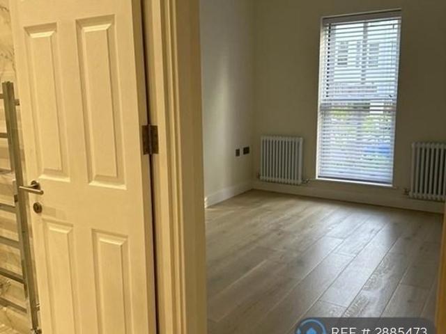 Apartment for rent in St James, Sandown Park